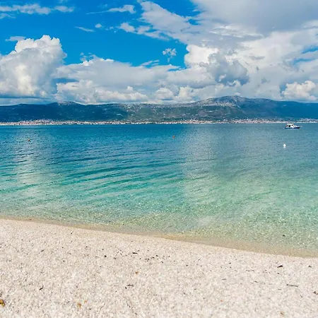 Apartment Gorgeous In With House Sea View Slatine