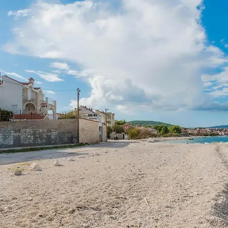 Gorgeous In With House Sea View Слатине